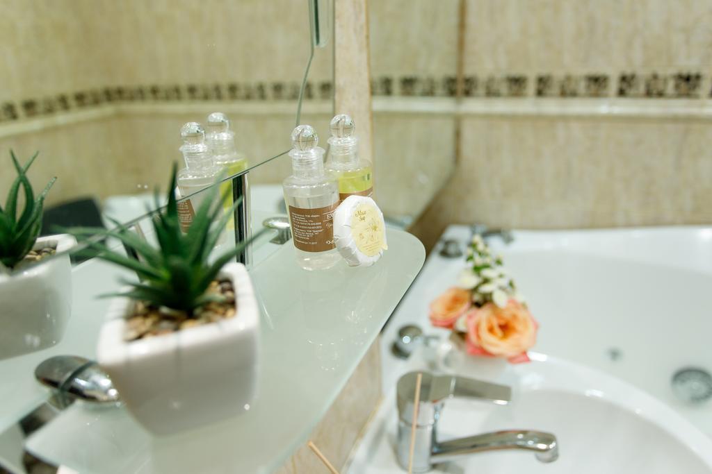 Studio De Luxe With Jacuzzi ซูมี ภายนอก รูปภาพ