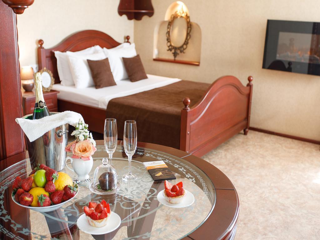 Studio De Luxe With Jacuzzi ซูมี ภายนอก รูปภาพ